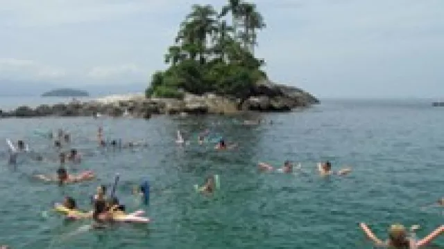 Tudo bom, tudo legal en Angra dos Reis (Rebeca Bortoletto incluida).