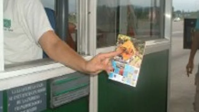 Este verano, cuando pasés por el peaje...