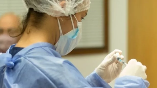 El camino hacia la vacuna: Ualabee suma datos sobre centros de vacunación y te ayuda a llegar a ellos 