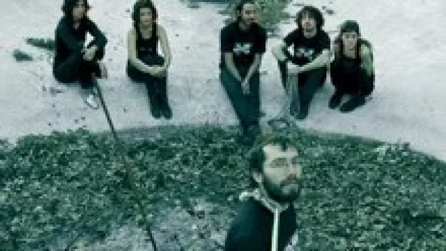 Por un día Facebook deja la “virtualidad” y se sube al mundo real.