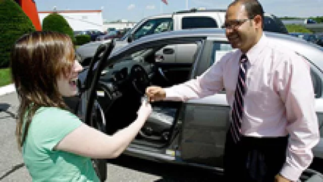 Imparable avance de la mujer en la decisión de compra de un auto