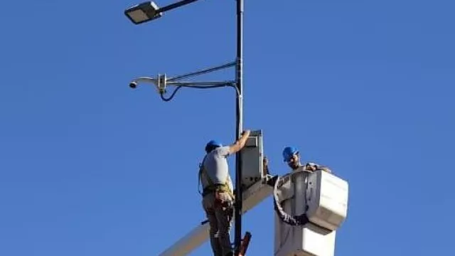 Colocan domos de seguridad en el Parque Sarmiento