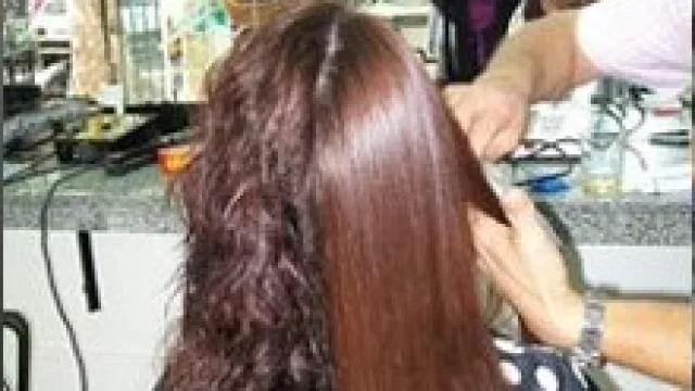 Y vos con esas mechas (cómo quedar lacio -made in USA- en Córdoba).