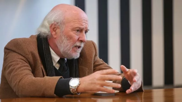 “Hoy estamos 24 horas por día abocados a los pacientes y especialmente a esta locura que es el COVID”.