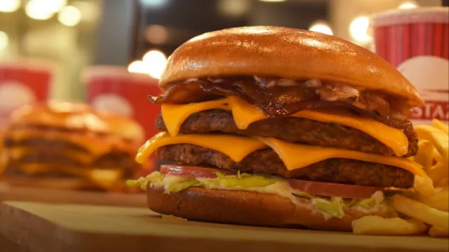 Quién es el rey de la hamburguesa en la región según los números de PedidosYa! (y sí, McDonald´s no gana en todos los mercados, pero...)