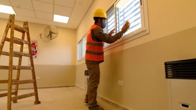 Construyen ocho aulas y subastan otras 16 para escuelas municipales